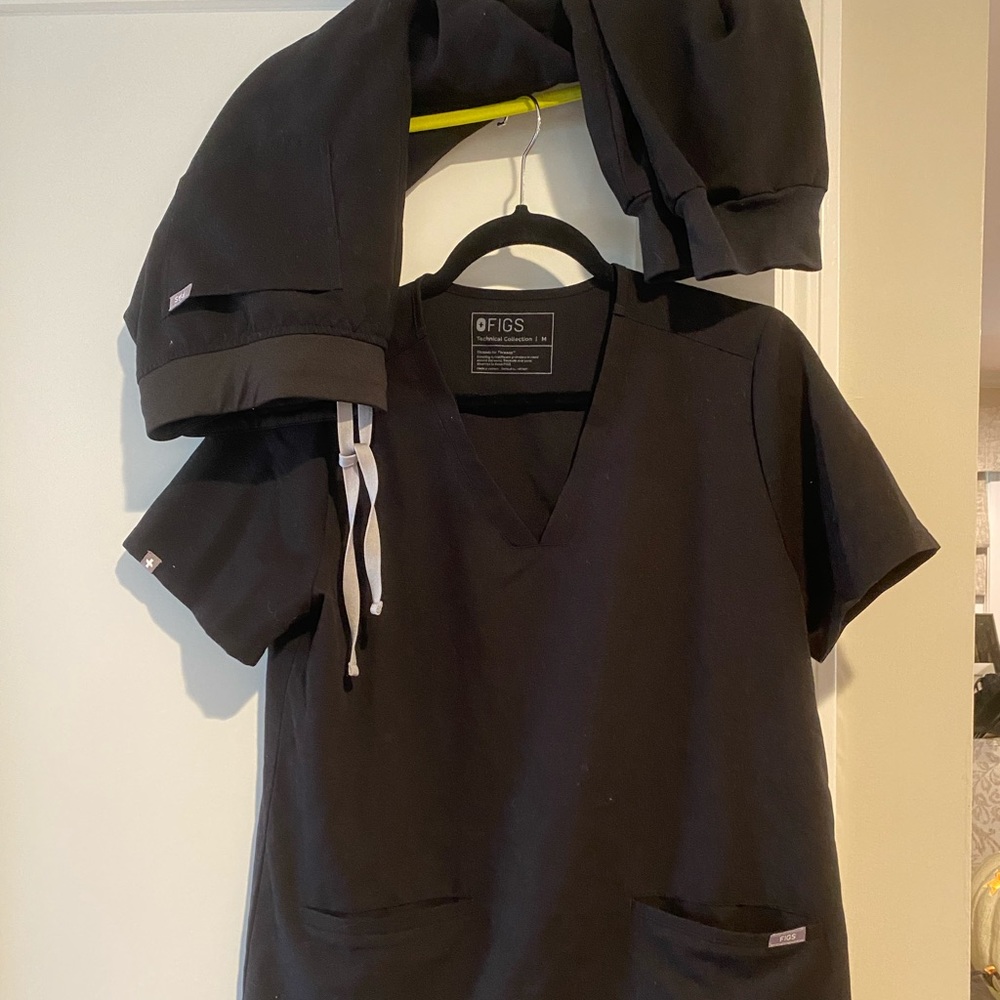 Black Figs Scrubs